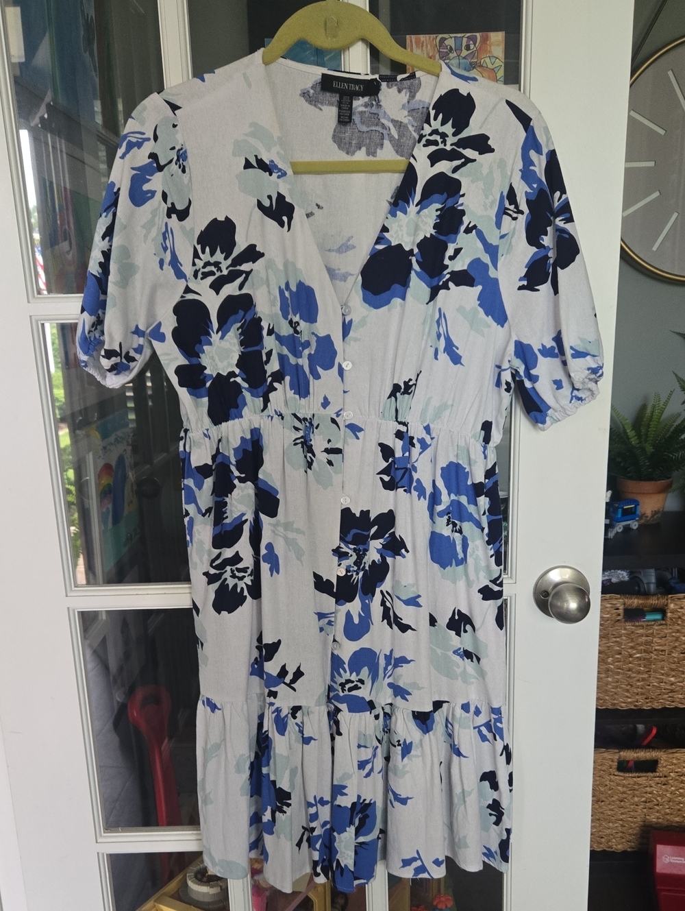Ellen Tracy Dress with Blue and Navy Floral Print. Vneckline With Buttond